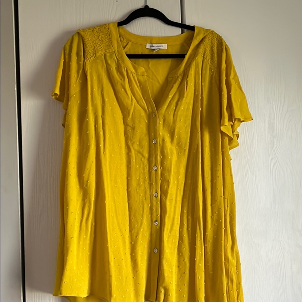 Womens blouse *never worn*